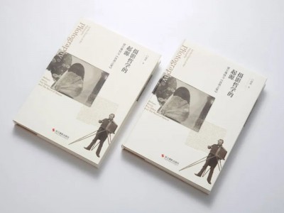 摄影哲学的起源 | 塔尔博特与《自然之笔》作者门晓燕博士，是国内知名的当代艺术研究者。是国内第一本对塔尔博特摄影术进行详细研究的专著，通过探索摄影术的起点和摄影哲学的起源，给予当代的摄影创作者更多启发。完整收录世界第一本摄影集《自然之笔》的全部作品以及作品解说文字的中译文。