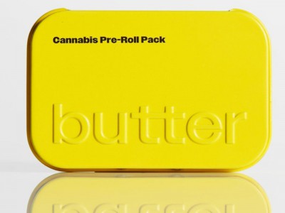 Butter
via：CENTER
简单的设计，让产品在货架上脱颖而出。同色铁盒容器可以重复使用或轻松回收。