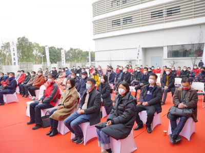 浙江正伟印刷有限公司属正美集团旗下日化新据点，今日举办了“不忘初心 砥砺前行”开幕盛典活动，出席活动的除了正美集团大中华区的各位领导同仁，还有来自嘉兴市台办黄雪文副主任和百步镇党委书记赵小龙率领导班子参加，以及来自各地的供应商伙伴们和媒体朋友们，一共近百位嘉宾共同见证了这一激动的时刻。